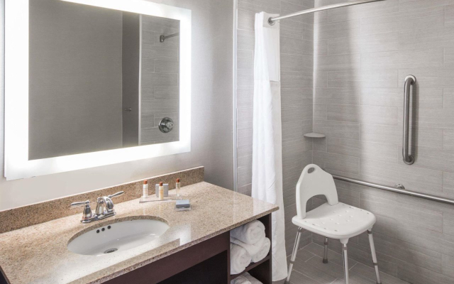 Comfort Inn & Suites Columbus North