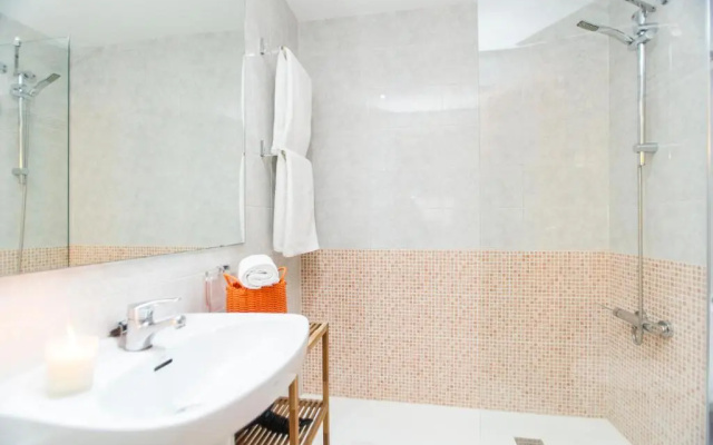 Apartment Bright Sagrada Familia