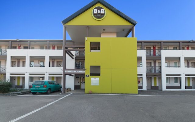 Отель B&B Hôtel Auxerre Bourgogne вид на фасад