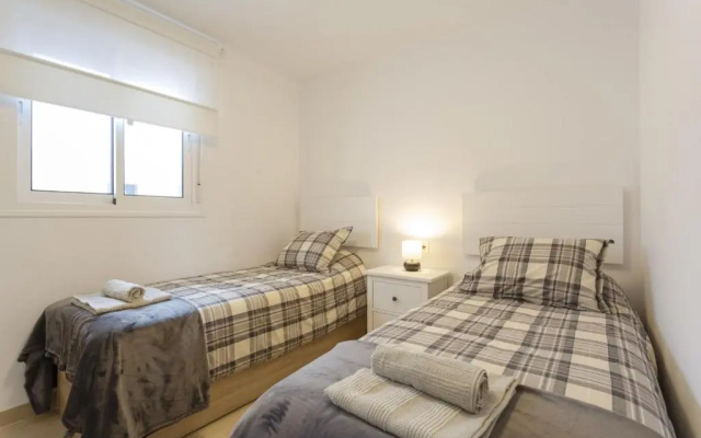 PALMERAS-CANDOR free parking by Cadiz4Rentals