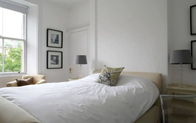 2 Bedroom Bruntsfield Apartment