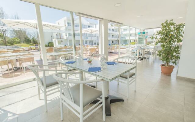 Отель Apartamentos Habitat вид на фасад