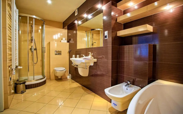 Centrum Szkoleniowo Rekreacyjne Hotel Karolinka