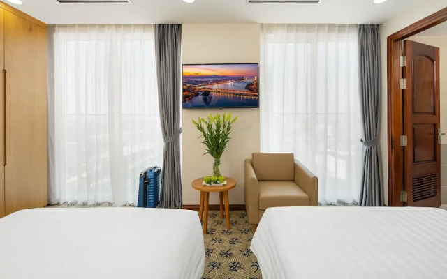 Record Hotel