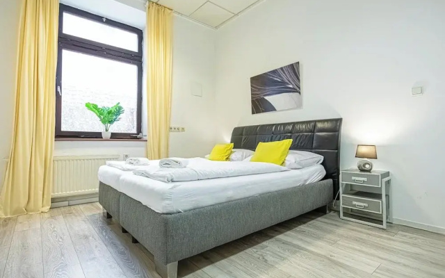 Spacious 1BR Apartment Long Stay