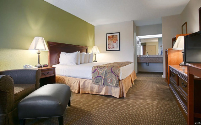 Ramada by Wyndham Savannah Gateway