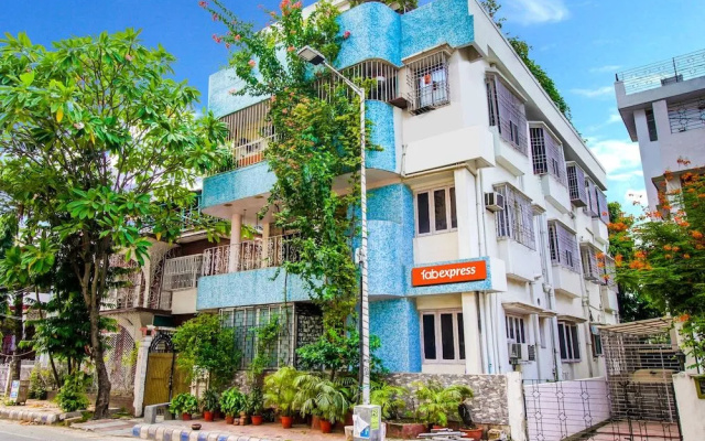 FabExpress Sataksi Guest House