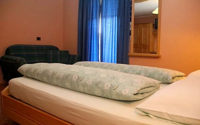 Hotel Caravasc