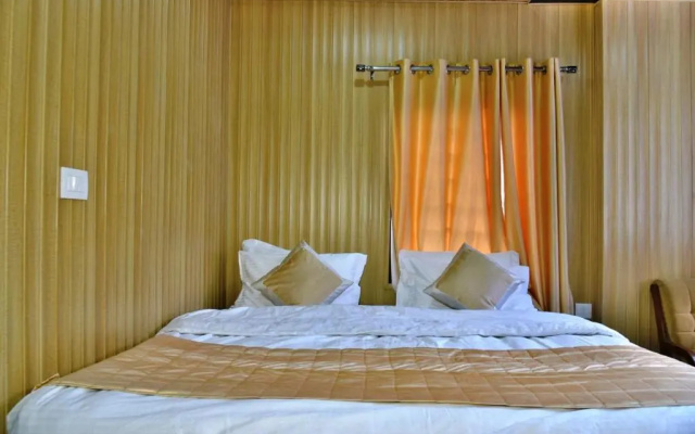 OYO 8455 Hotel Akash