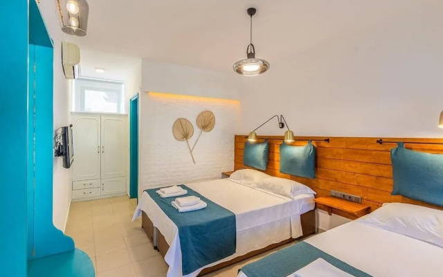 Avlu Butik Otel Palamutbükü
