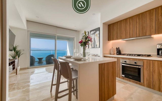 Oceanview 1 BR Condo With Pools and Beach Access