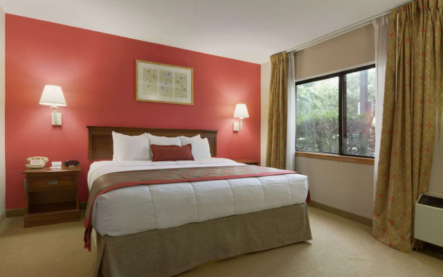 Ramada by Wyndham Raleigh