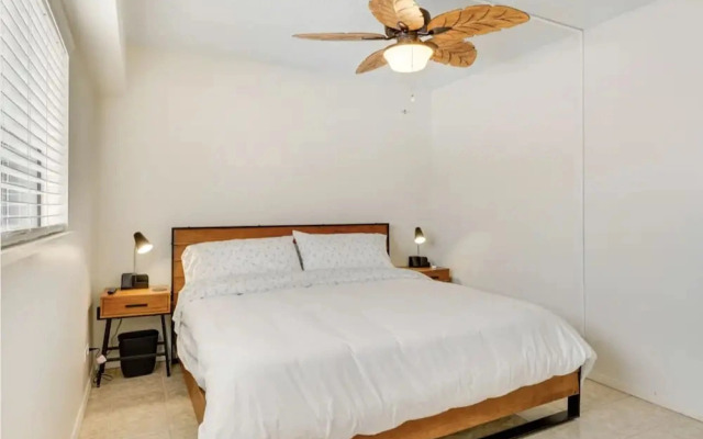 Kona Plaza#203
