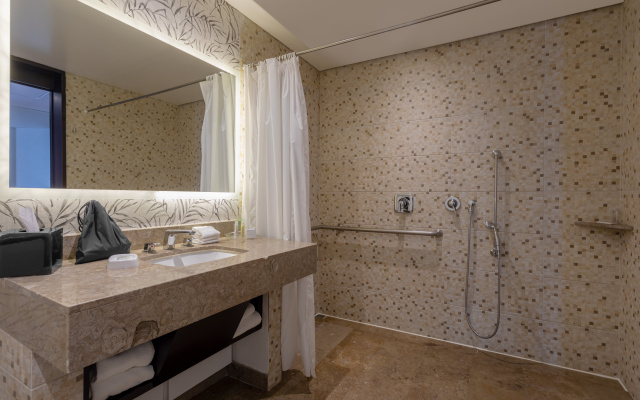 Holiday Inn Bogota Airport by IHG