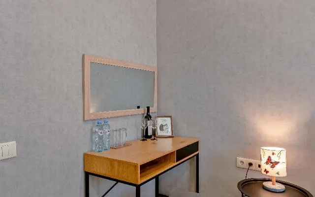 Deluxe Triple room · Monument 1880 Hotel — photo 1