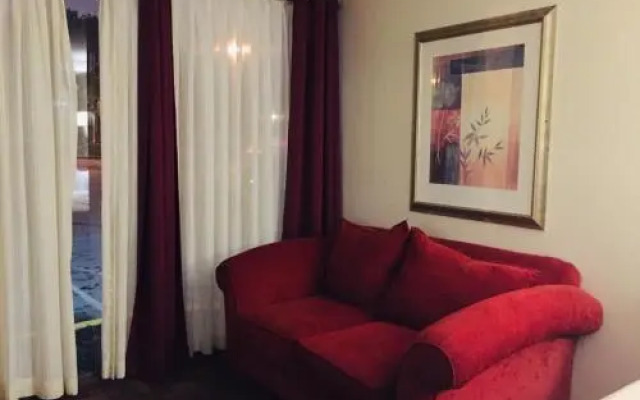 Cheshire Motor Inn