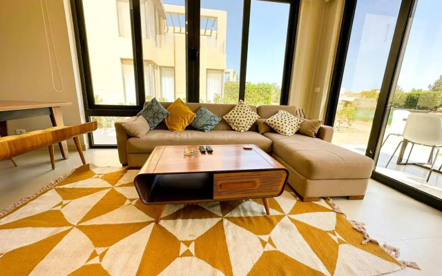 Luxury 3 Bedrooms Town House