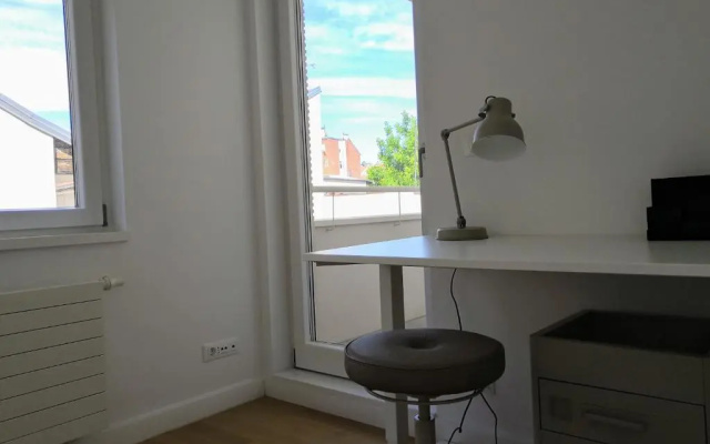 Izzy - 5 min walk from the main square