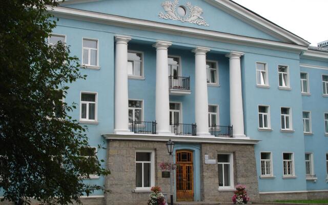 Гостиница Ижора вид на фасад