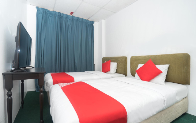 OYO 757 MFU Firdaus Hotel