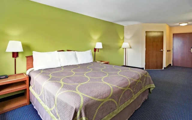 Super 8 Motel - Louisville Expo Center