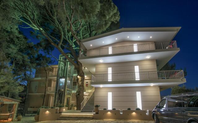 Hotel Koukounaria вид на фасад