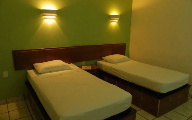 Hotel Revolucion