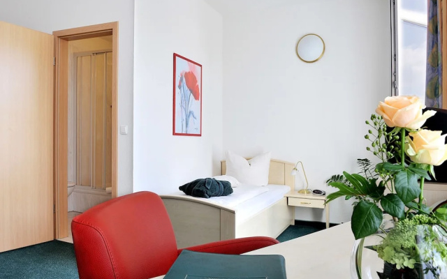 Haus Hufeland ***S