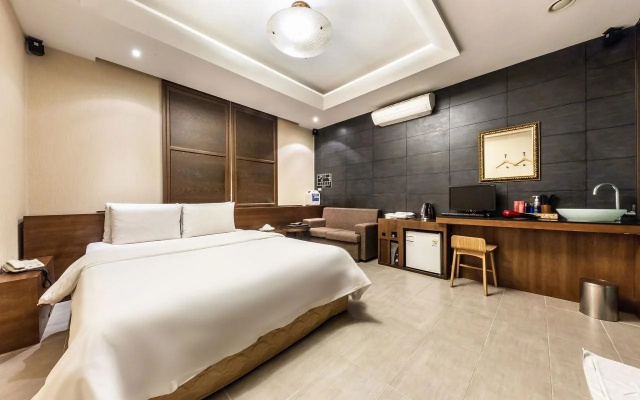Ritz Seoul Hotel