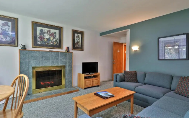 Cedarbrook Queen Suite 109