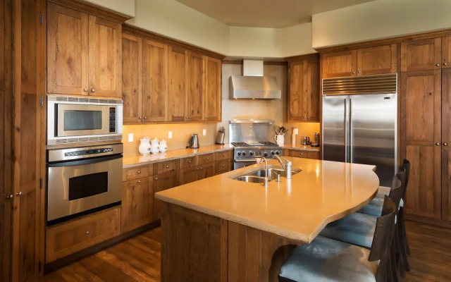 Horizon Pass Lodge