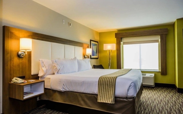 Holiday Inn Express & Suites Jamestown by IHG