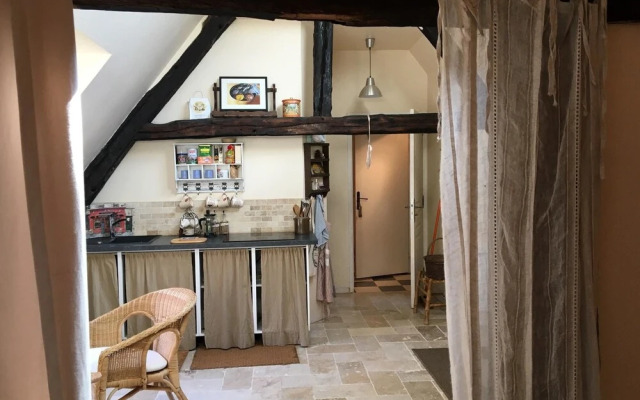 House With one Bedroom in Rochefort-en-yvelines, With Wifi