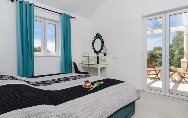 Beautiful Home in Dingac With Wifi and 3 Bedrooms