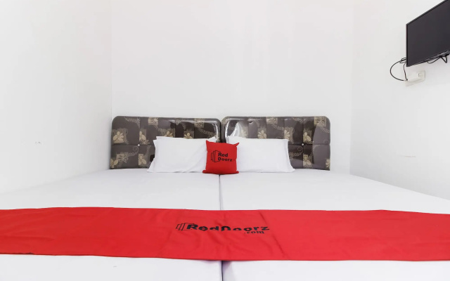RedDoorz near Sam Ratulangi Airport