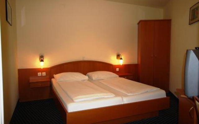 Suite Hotel 900 m zur Oper