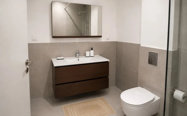 LIV - Upscale Athenian Apartment 1A