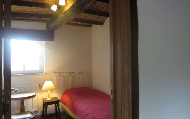 Modern Holiday Home in Gembloux with Meadows Nearby