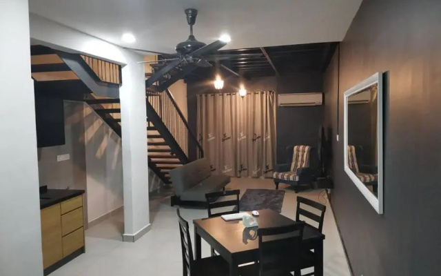 Duplex Apartment Lakeview - Free Netflix & WiFi