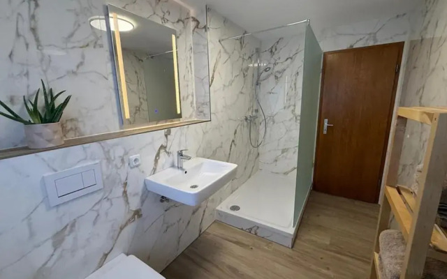 Moderne Ferienwohnung in Elstra