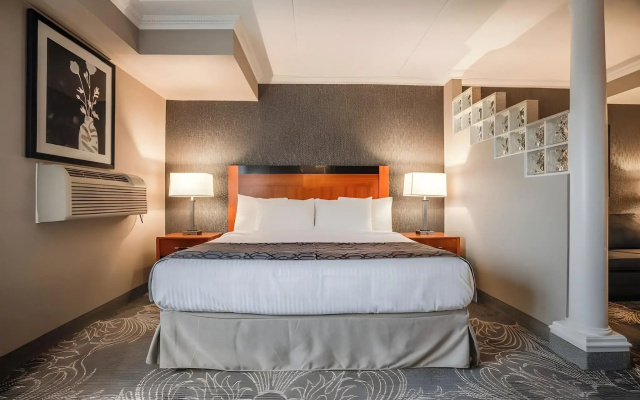 Monte Carlo Inn Barrie Suites