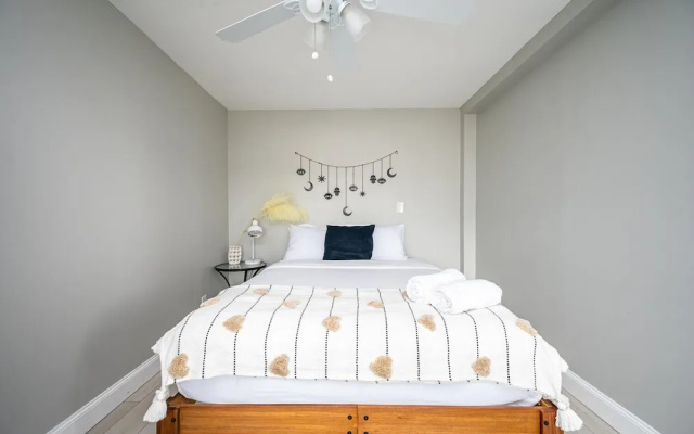 ATL Downtown 2BR with Free Parking Gym