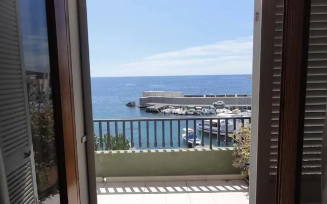 Wonderful Apartment in Front of the sea