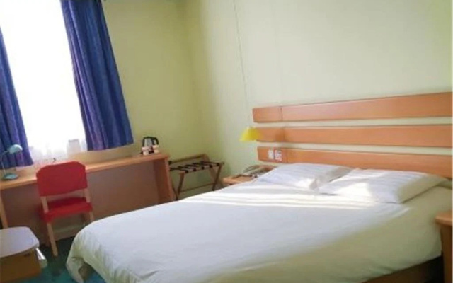 Home Inn Chongqing Wanzhou Gaosuntang Shixian Road Branch