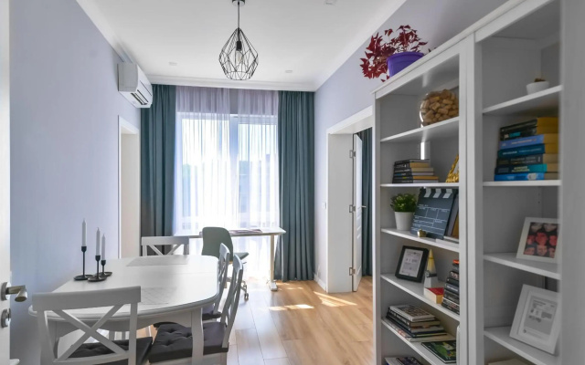 - The Blue Apartment - 1BD with Artistic Interior Design