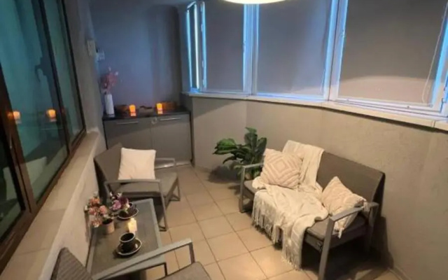 Bayhouse на улице  Таира Жарокова 137