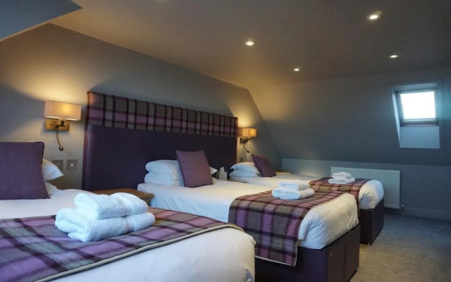 Lochside hotel