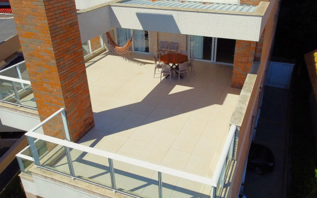1083   Apartamento Com Vista Para O Mar Em Bombinhas