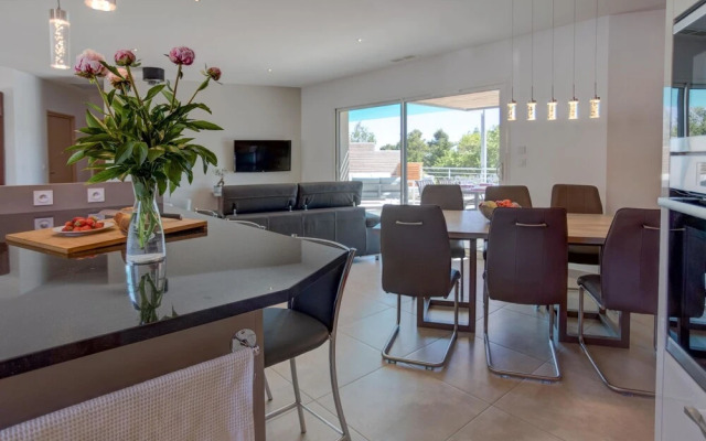Luxury villa with private pool in Cesseras