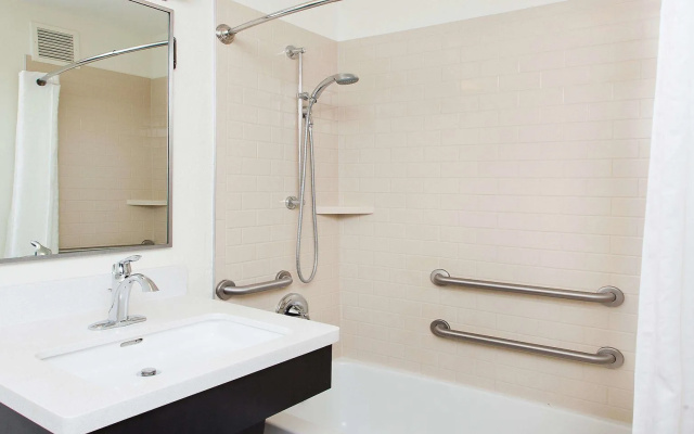 Sonesta Simply Suites Arlington Entertainment District
